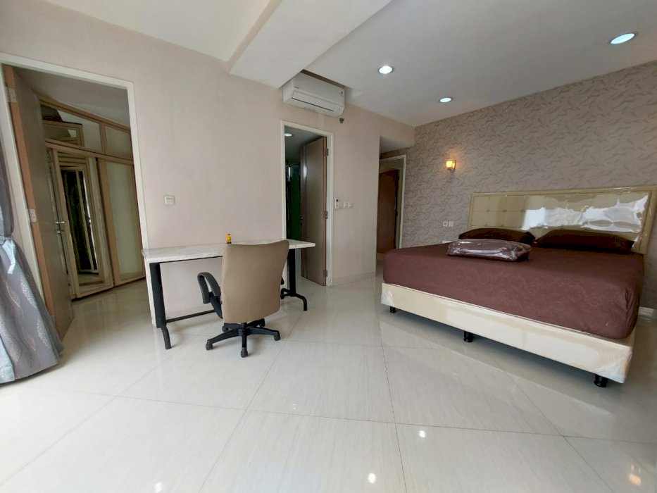 Taman Anggrek Unit BRAND NEW 3+1 BR Full Furnish+City View