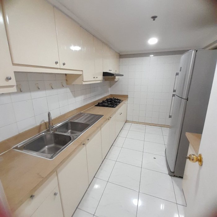 Taman Anggrek Unit 3+1 BR Full Furnish+ Best City View