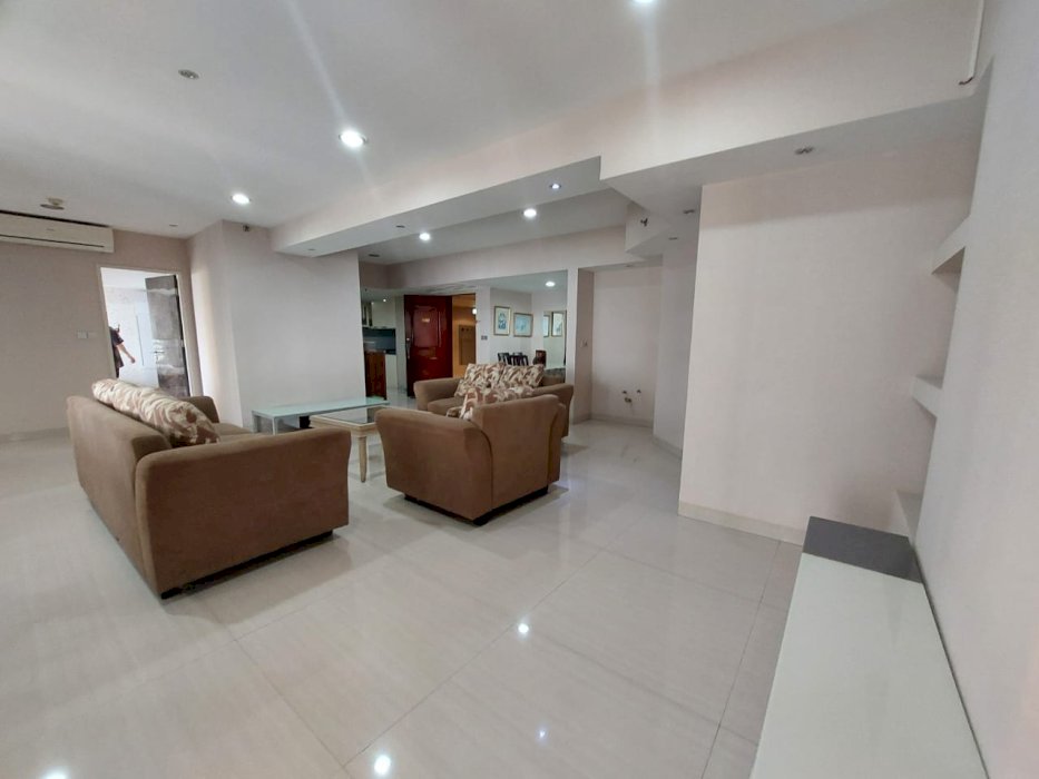 Taman Anggrek Unit 4+1 BR Full Furnish Garden View