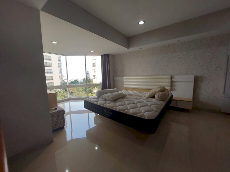 Taman Anggrek Unit 4+1 BR Full Furnish Garden View