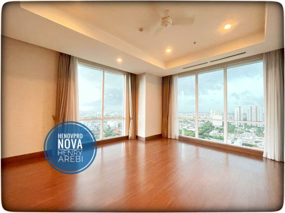 Pakubuwono Signature 4 BR + 1 Study Luxury Unit lantai tinggi