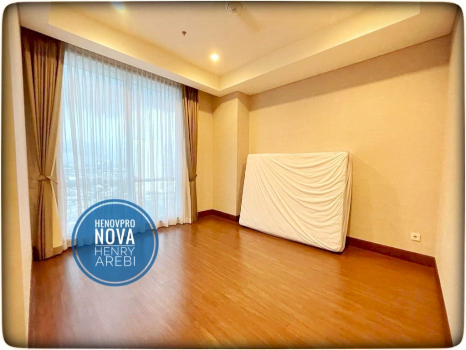 Pakubuwono Signature 4 BR + 1 Study Luxury Unit lantai tinggi