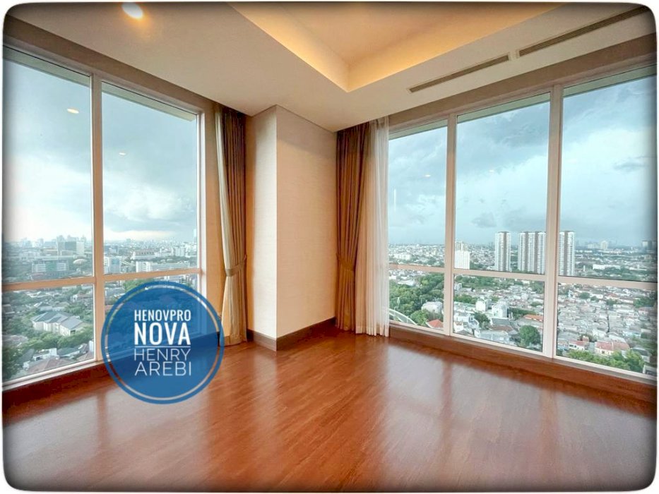 Pakubuwono Signature 4 BR + 1 Study Luxury Unit lantai tinggi