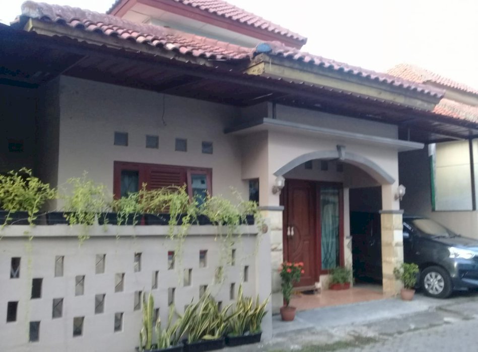 Dijual rumah cantik cluster strategis di colomadu Karanganyar