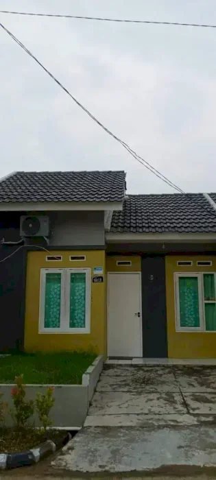 Over kredit puri Delta samping podomoro