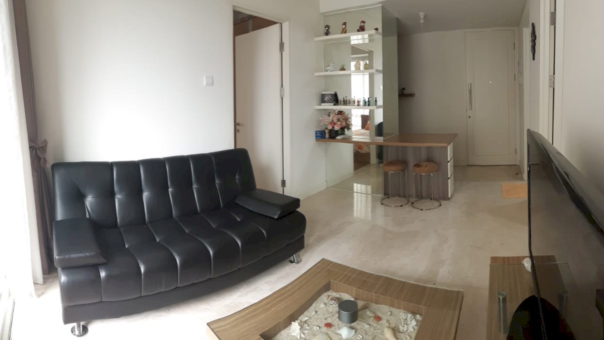Di sewakan apartement full furnished di landmark apartement