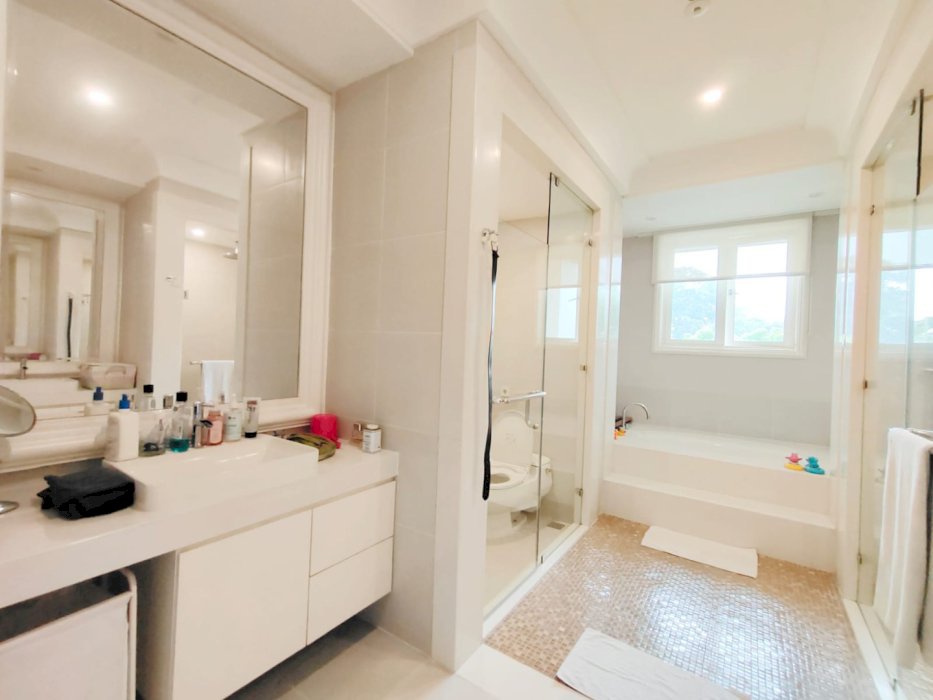 Dharmawangsa Residence TURUN HARGA  LOKASI STRATEGIS Pool View