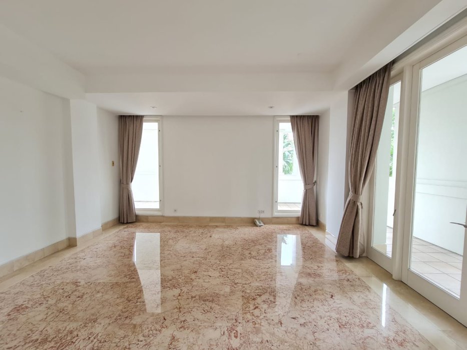 Dharmawangsa Residence TURUN HARGA  LOKASI STRATEGIS Pool View