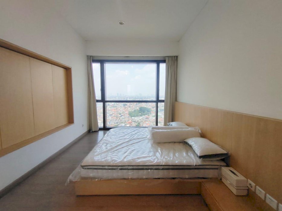 TURUN HARGA 1 Park Avenue 3+1BR Full Furnish dan Renov JUAL RUGI
