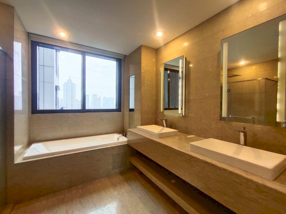 TURUN HARGA 1 Park Avenue 3+1BR Full Furnish dan Renov JUAL RUGI