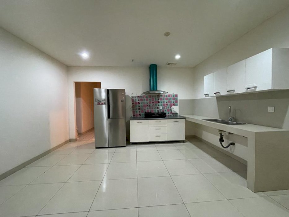 Pakubuwono Signature 4BR+1 Study Luxury Unit Mid Floor Best City View