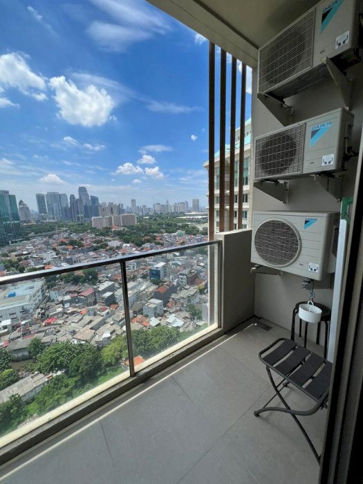 Sudirman Hill 2 BR Ada Balkon JUAL BU JARANG ADA