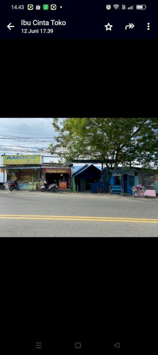Tanah dan kios 4 pintu