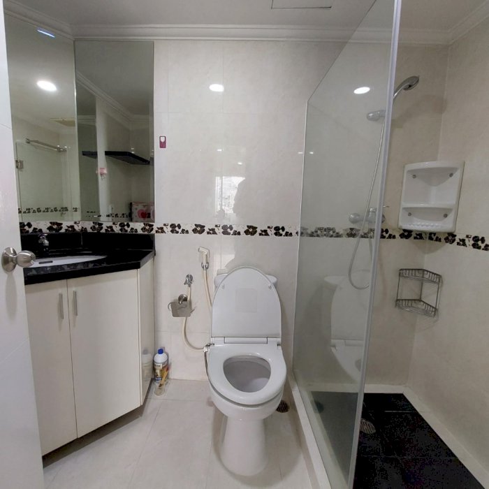 Taman Anggrek Unit 2+1 BR Full Furnish BEST City View