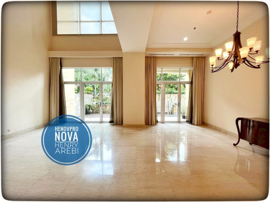 TURUN HARGA Pakubuwono Residence Town House 4+1 BR POOL + GARDEN