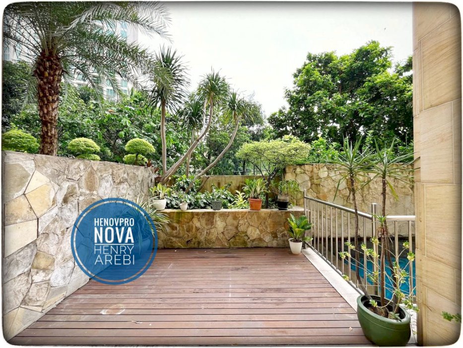 TURUN HARGA Pakubuwono Residence Town House 4+1 BR POOL + GARDEN