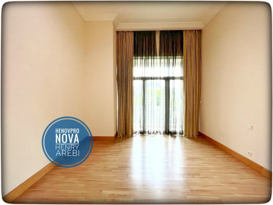 TURUN HARGA Pakubuwono Residence Town House 4+1 BR POOL + GARDEN
