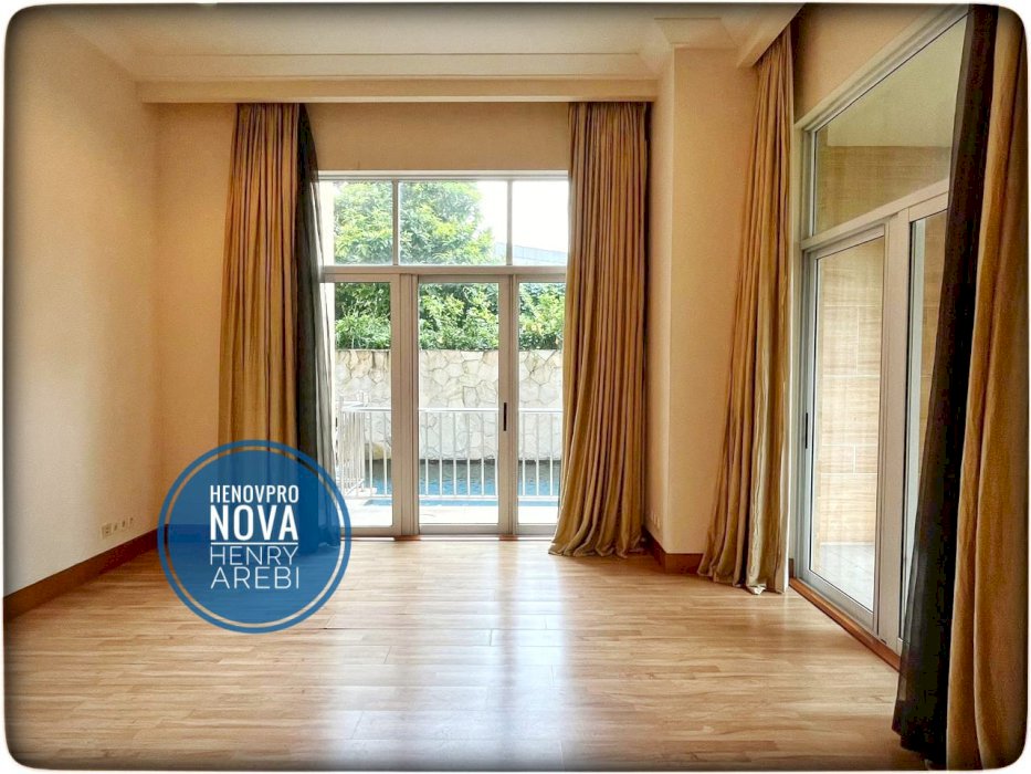 TURUN HARGA Pakubuwono Residence Town House 4+1 BR POOL + GARDEN
