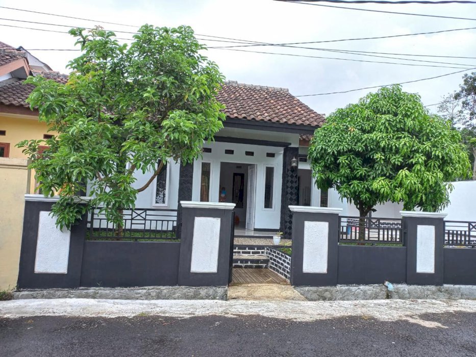 DIJUAL CEPAT/OVER CREDIT RUMAH HOOK SIAP HUNI
