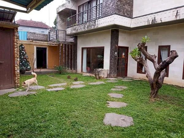RUMAH 2 LANTAI DAN GUDANG DI AHMAD YANI UTARA
