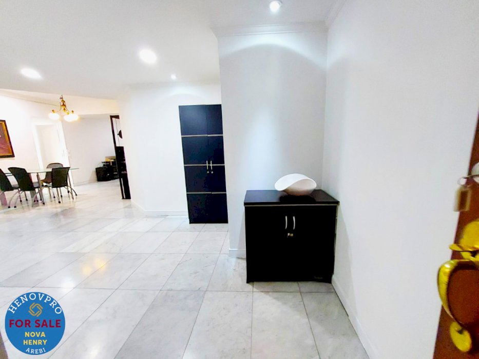 Unit Renov Taman Anggrek Condo Unit Sudut 2+1BR Garden View