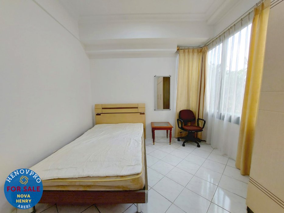 Unit Renov Taman Anggrek Condo Unit Sudut 2+1BR Garden View