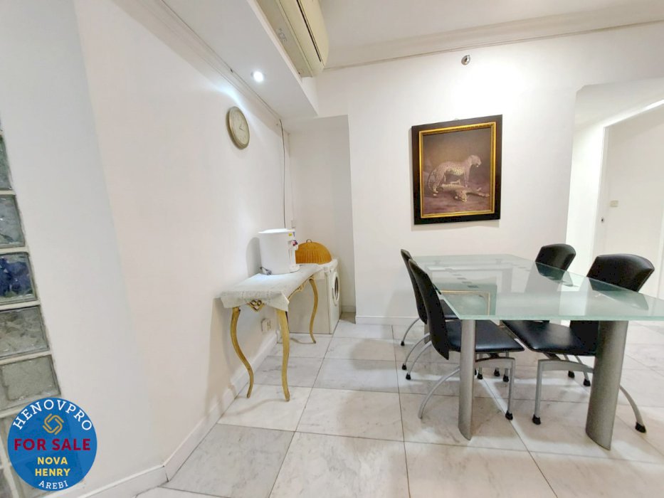 Unit Renov Taman Anggrek Condo Unit Sudut 2+1BR Garden View