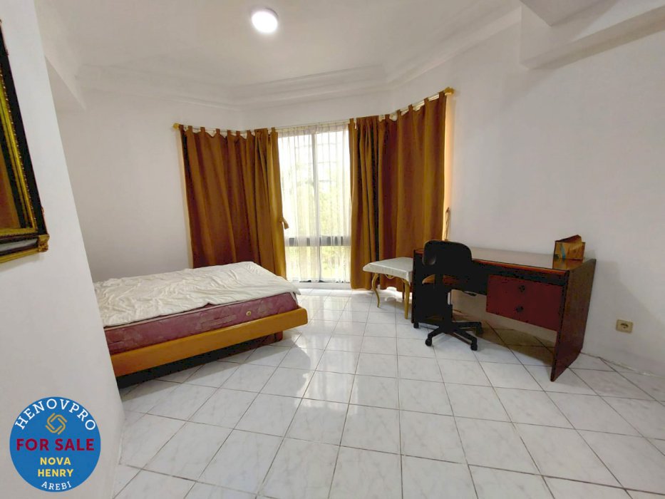 Unit Renov Taman Anggrek Condo Unit Sudut 2+1BR Garden View