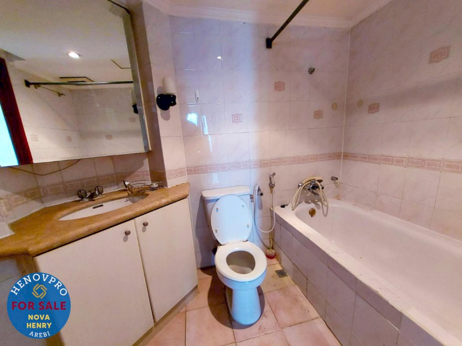 TURUN HARGA JUAL Taman Anggrek Condo Unit 2+1BR Best View