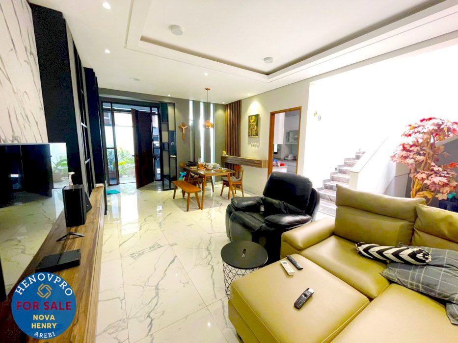 Rumah Apik 2 LantaI & Cantik, Siap Huni di Metro Pemata 2