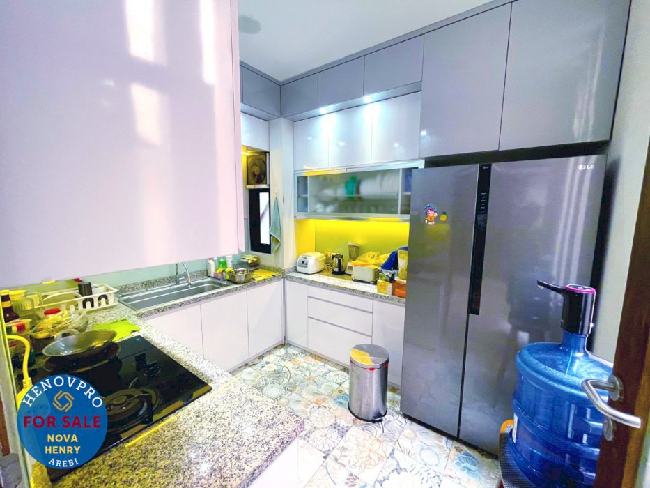Rumah Apik 2 LantaI & Cantik, Siap Huni di Metro Pemata 2