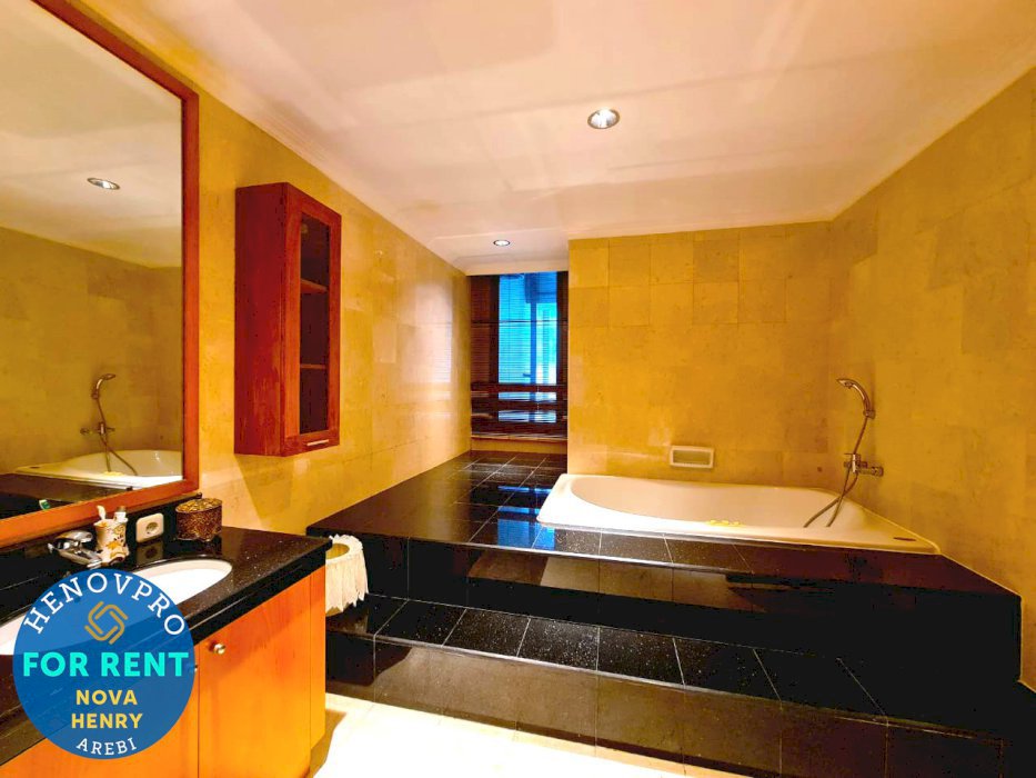 TURUN HARGA Sudirman Mansion Unit 4BR +1 Study Room Furnish City View