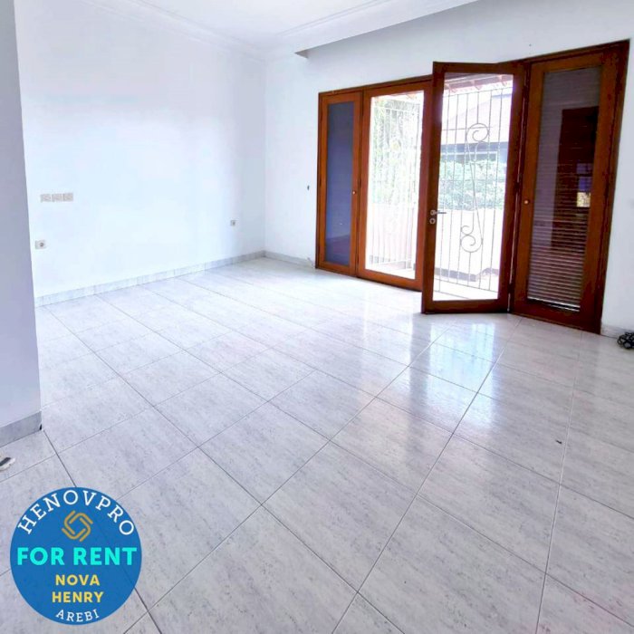 Rumah Pondok Indah 5 menit Ke JIS Lokasi Tenang Cocok Unt Office