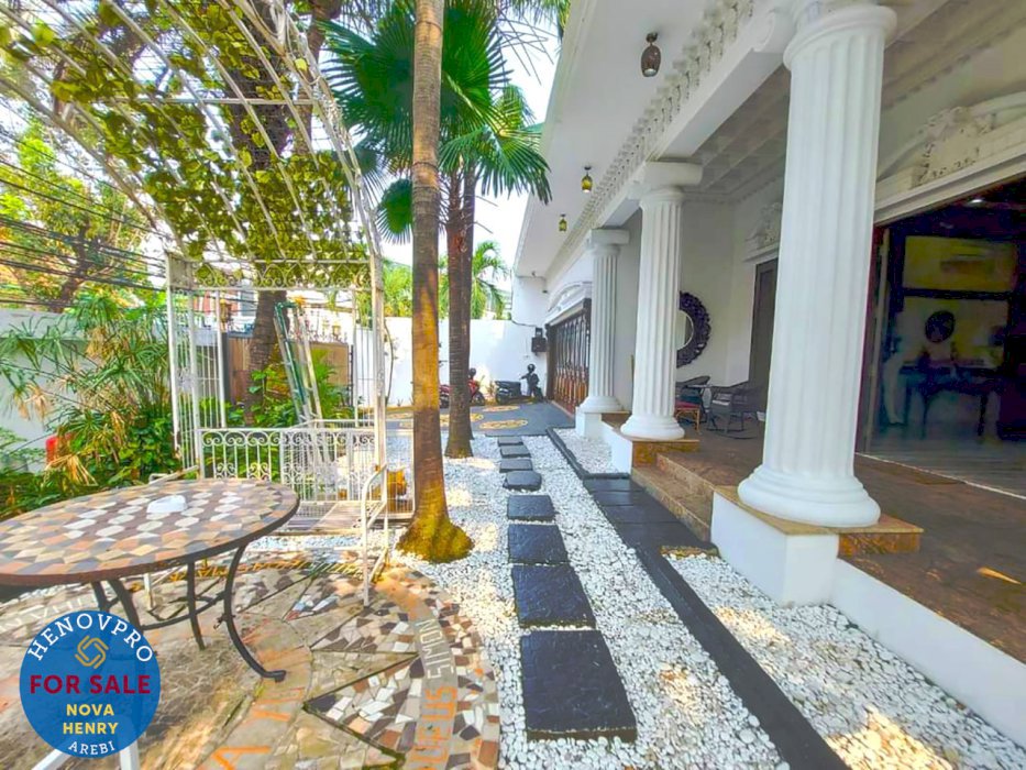 DISEWA RUMAH MEWAH SIAP HUNI DI MENTENG FULL RENOV DAN FURNISH