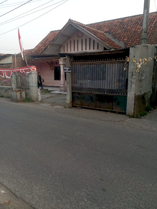 Jual tanh + rumah penduduk
