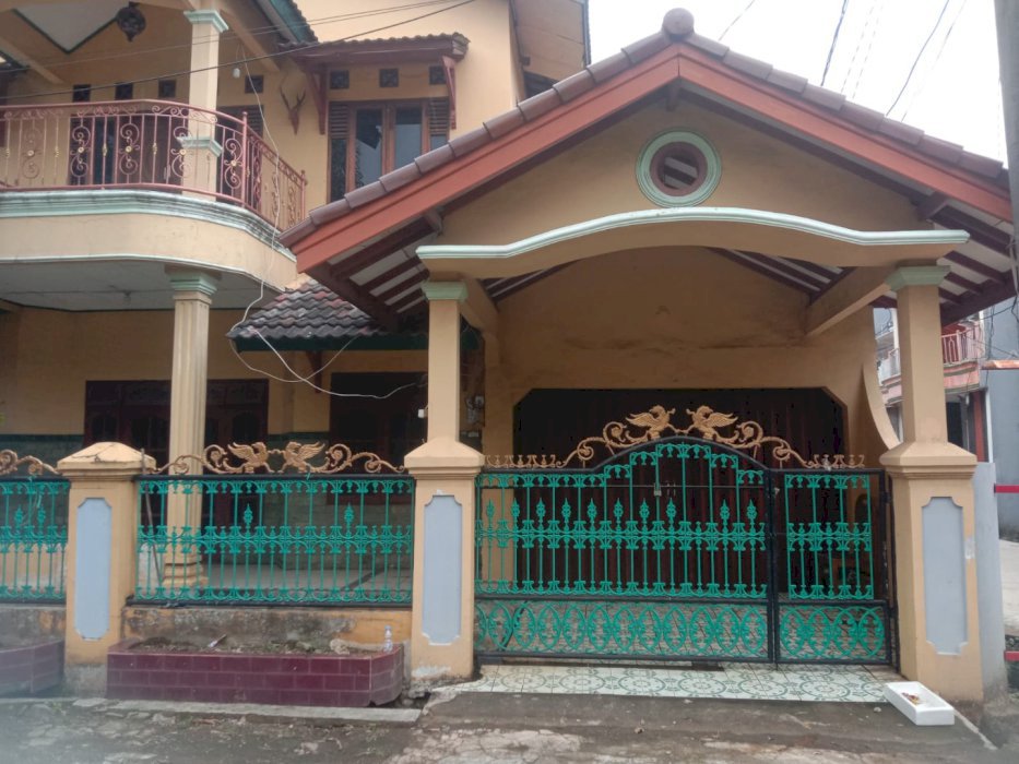 DI JUAL RUMAH DENGAN FASILITAS LENGKAP DI  NAROGONG INDAH BEKASI