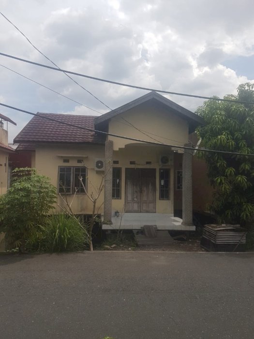 DIJUAL RUMAH  DEKAT DENGAN MALL /PUSAT PEMERINTAHAN