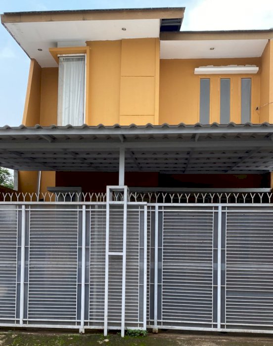 Dijual Rumah Luas dengan kolam renang harga terbaik