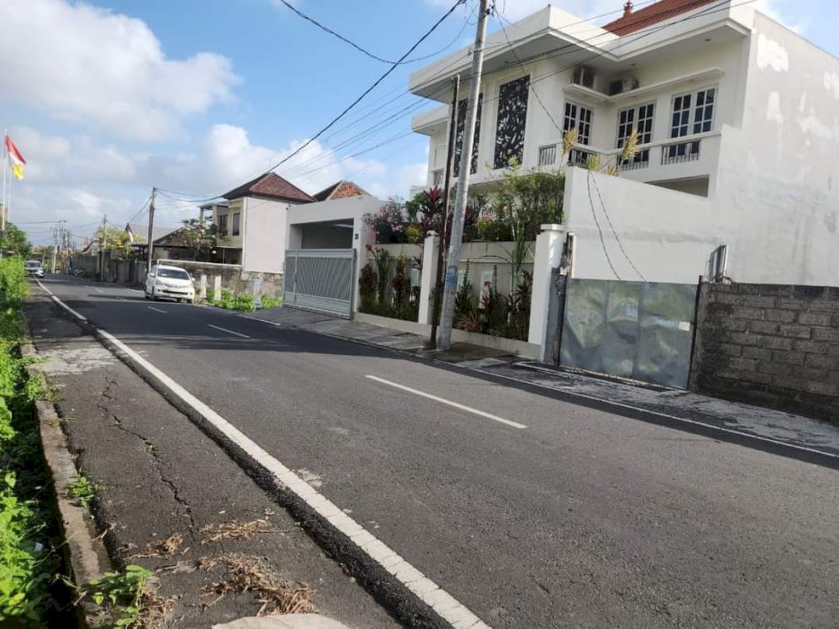 TANAH BELAKANG BALI KIDDY SCHOOL LINGKUNGAN ELIT