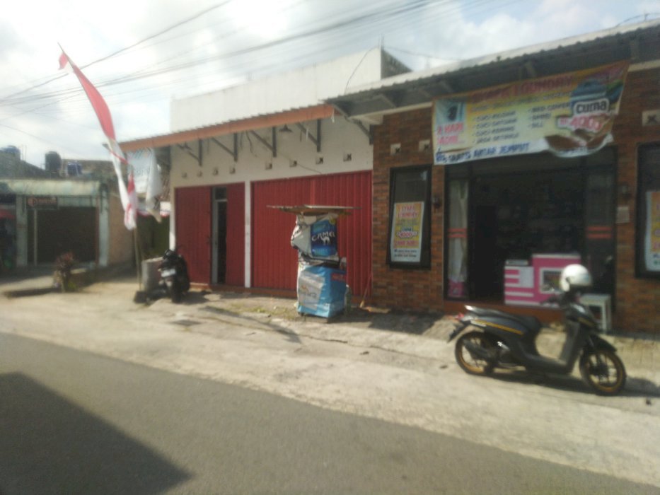 Di jual 3kios Tempat sangat strategis.di Bangun Tapan