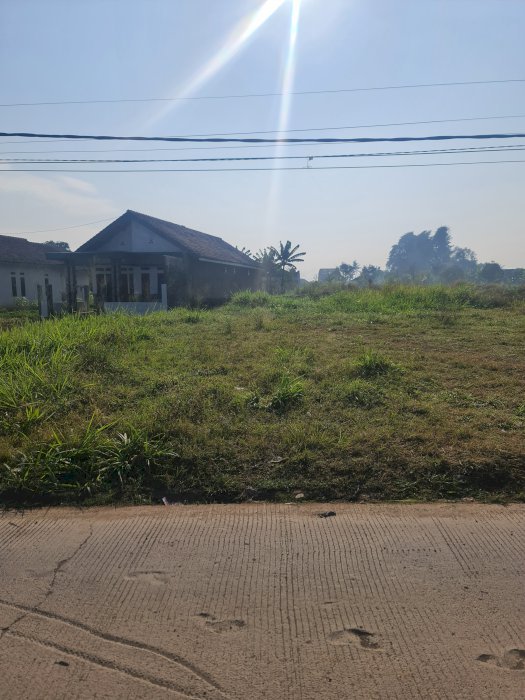 Tanah luas sdh di urug pinggir jalan