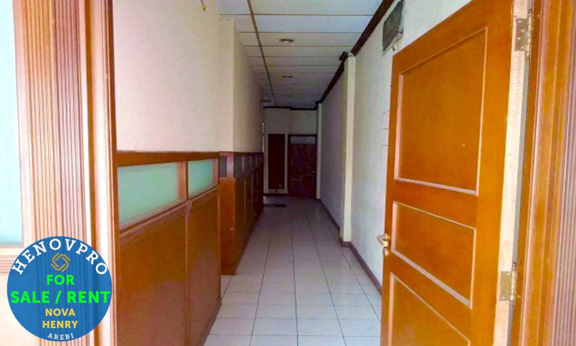 Ruko Mampang Prapatan Area Ramai Cocok untuk Bisnis Dekat dengan Jalan