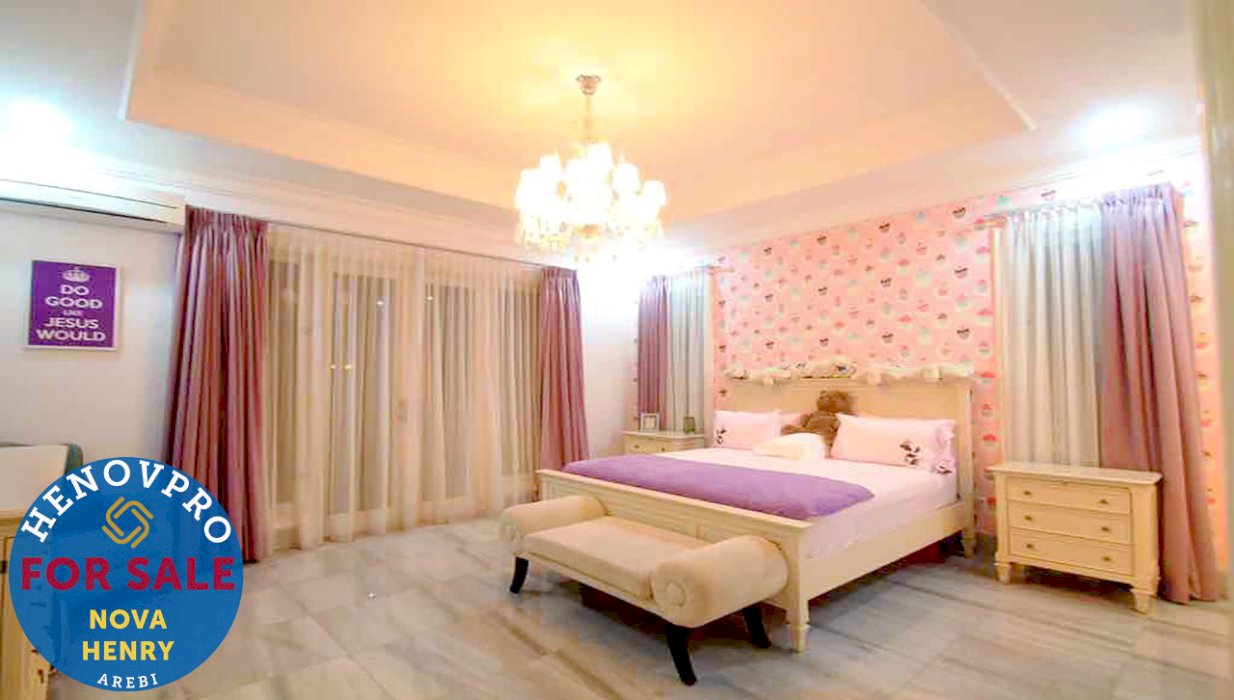 Dijual – Rumah Mewah dan Terupgrade di Area Puri jakarta barat