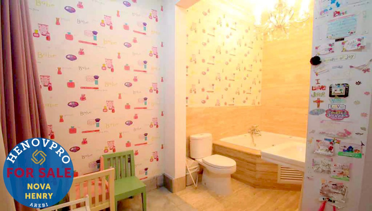 Dijual – Rumah Mewah dan Terupgrade di Area Puri jakarta barat