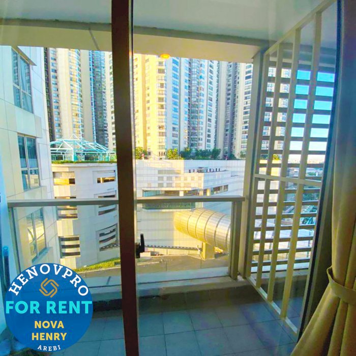 Taman Anggrek Residence Unit 2+1 BR Full Furnish Middle Floor
