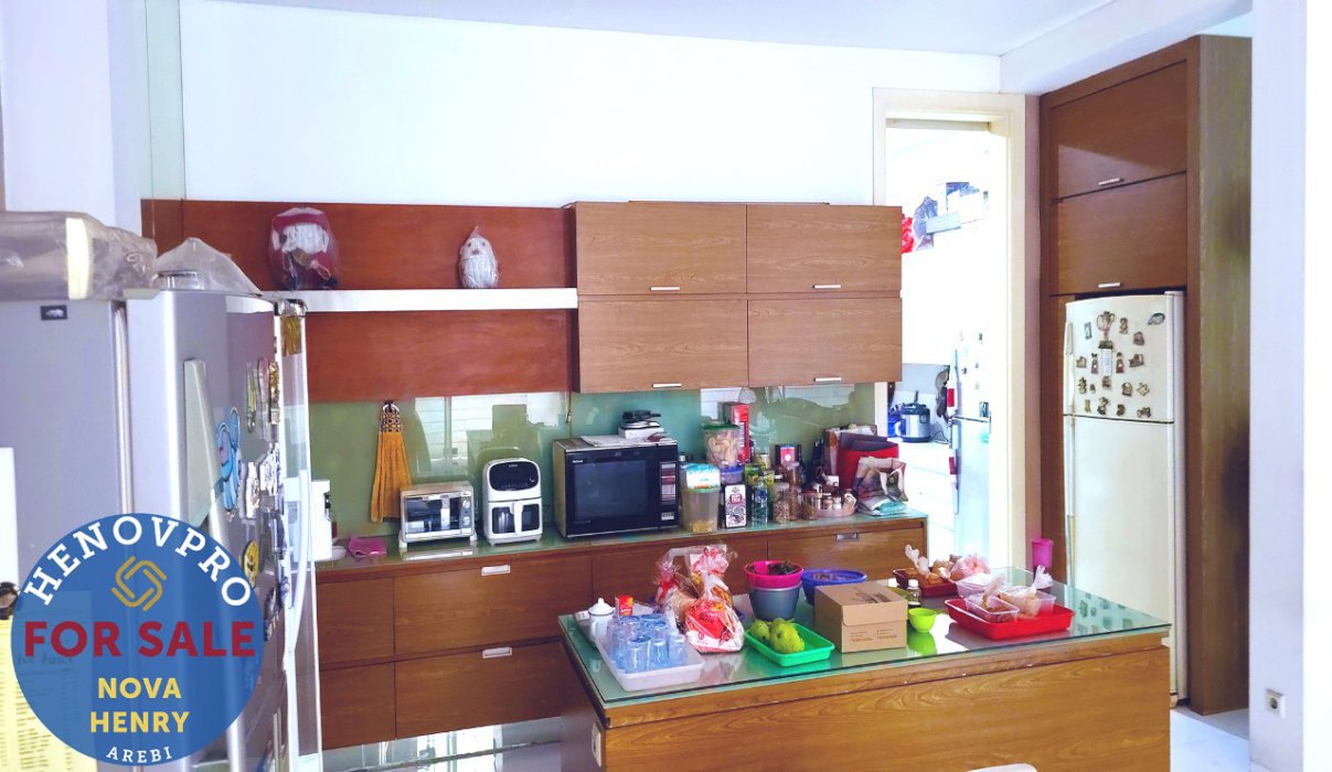 TURUN HARGA Rumah Mewah kebon jeruk Intercon 2 lantai Hadap Selatan