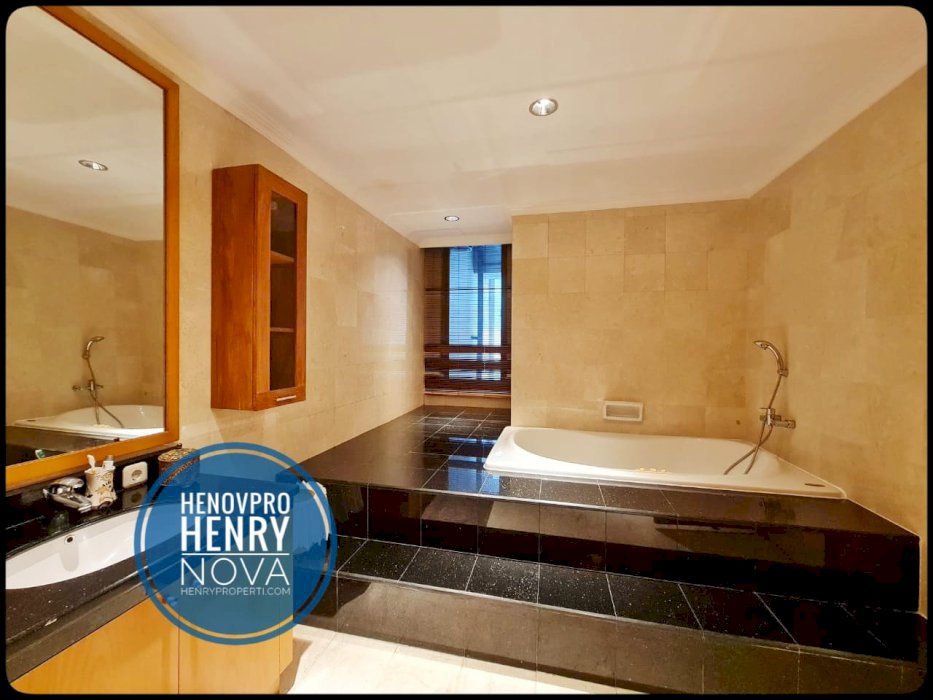 Sudirman Mansion Unit 4BR + 1 Study Room Furnish Best Location