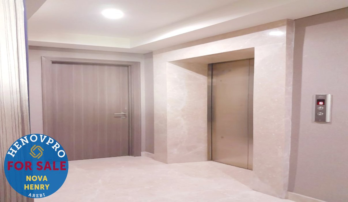 Apartment St. Moritz 4+1BR Furnish SCBD PURI Best Location For Sale