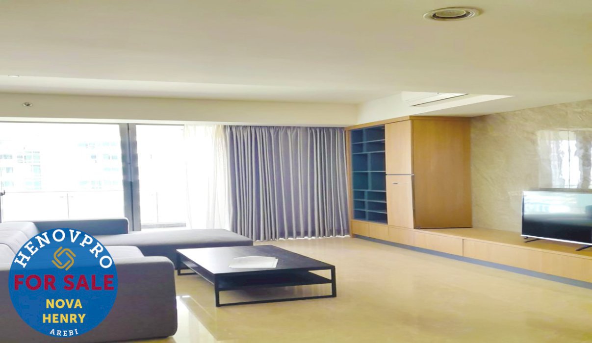 Apartment St. Moritz 4+1BR Furnish SCBD PURI Best Location For Sale