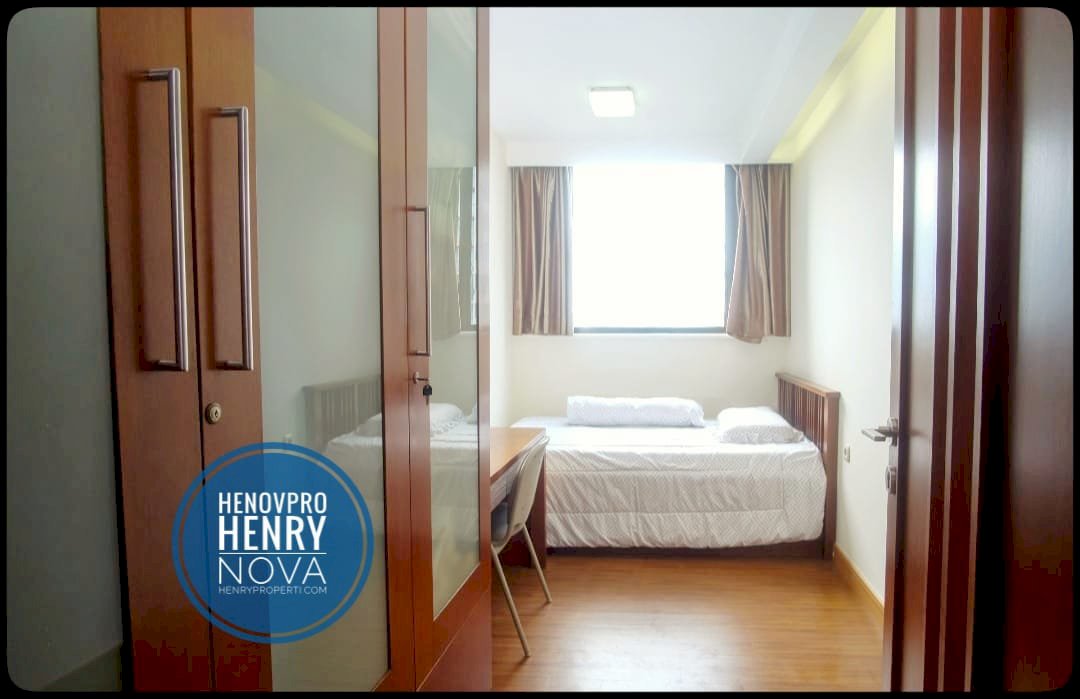 TURUN HARGA Taman Rasuna Unit 2+1BR Pool View Hadap Timur Sdh Renov